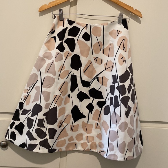 Richard Allan x H&M
Size 4 Casual Skirt - Picture 6 of 9